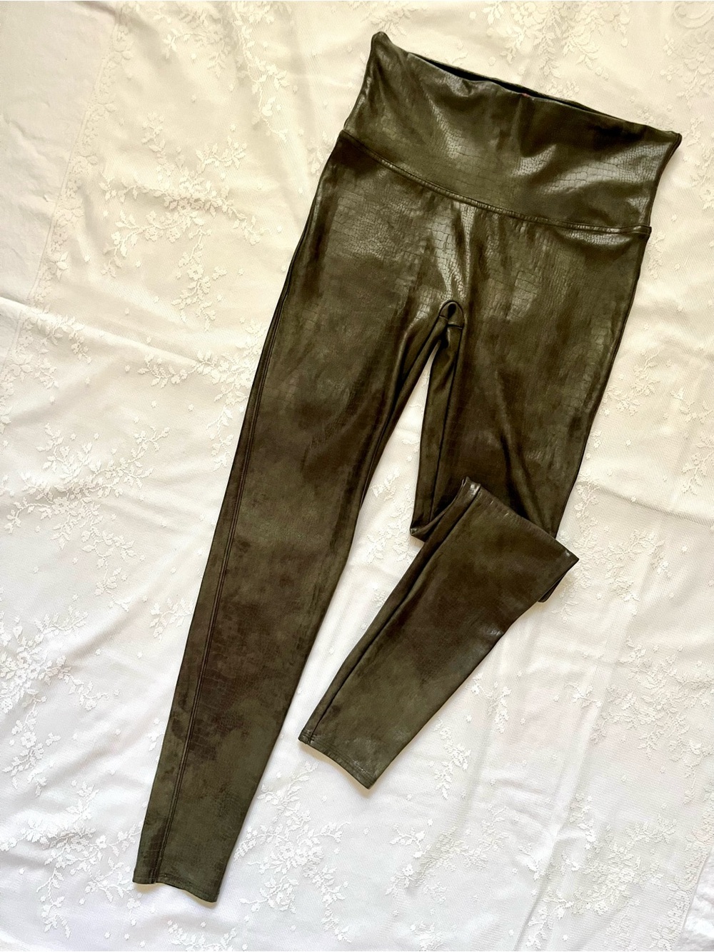 SPANX Faux Leather Croc Shine Leggings Dark Olive Gator Print Sz LG